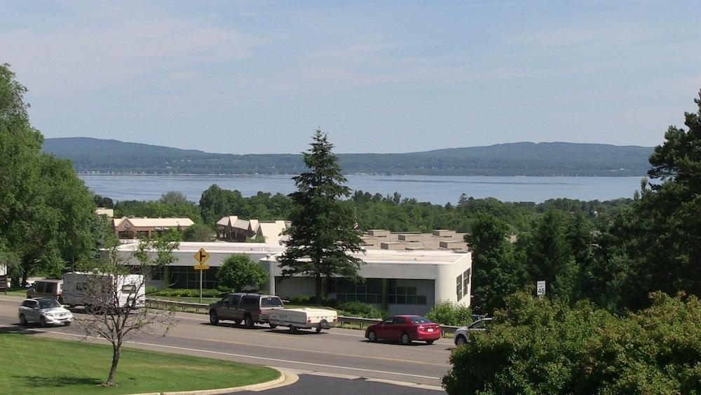 Motel Baymont By Wyndham Petoskey Extérieur photo