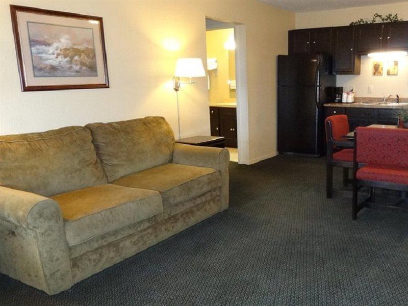 Motel Baymont By Wyndham Petoskey Extérieur photo