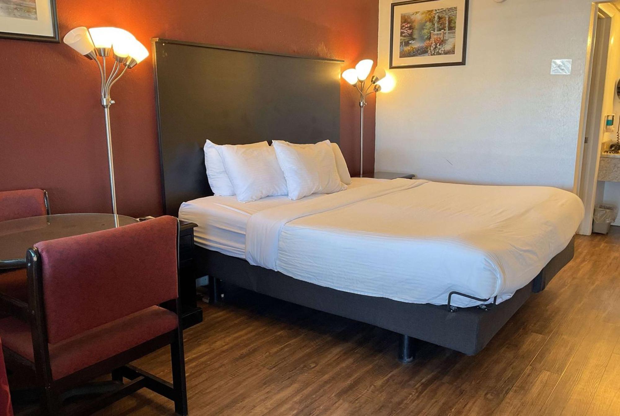 Motel Baymont By Wyndham Petoskey Extérieur photo