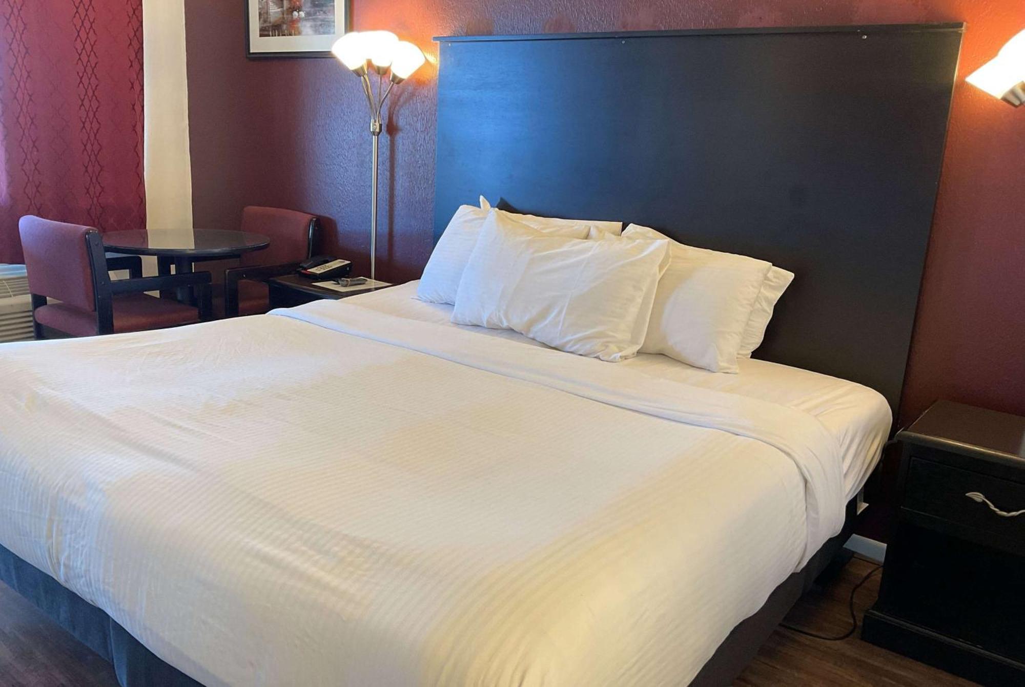 Motel Baymont By Wyndham Petoskey Extérieur photo