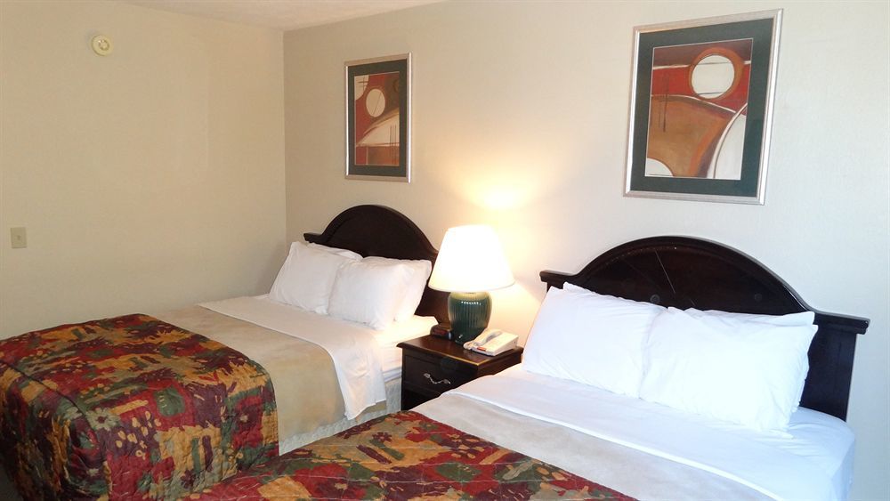 Motel Baymont By Wyndham Petoskey Extérieur photo