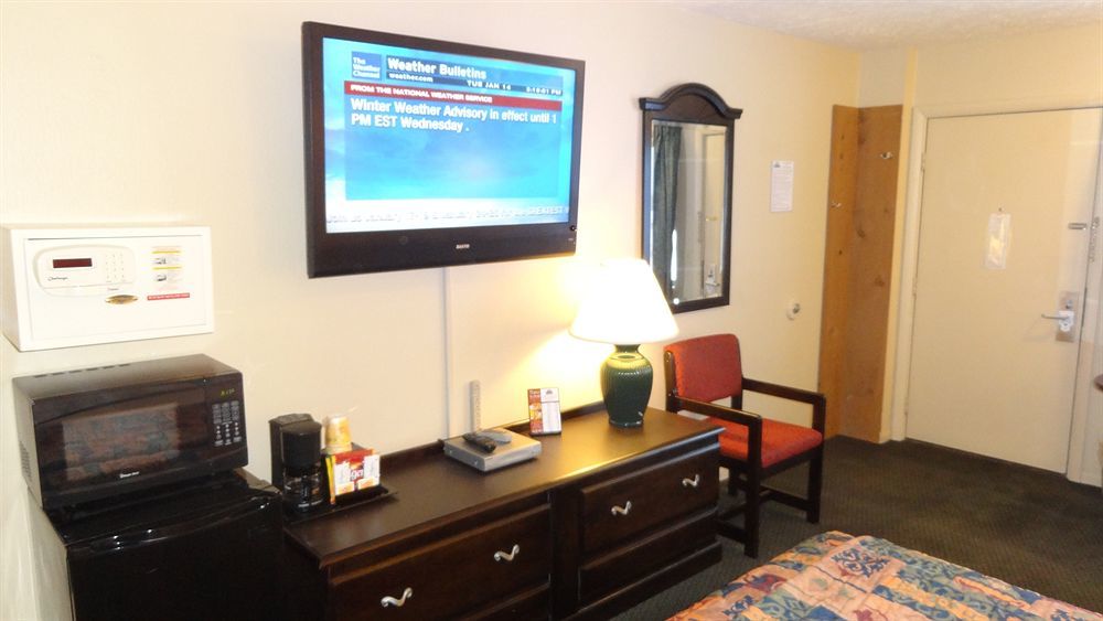 Motel Baymont By Wyndham Petoskey Extérieur photo