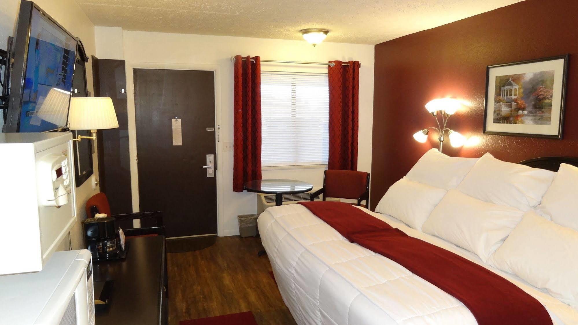 Motel Baymont By Wyndham Petoskey Extérieur photo
