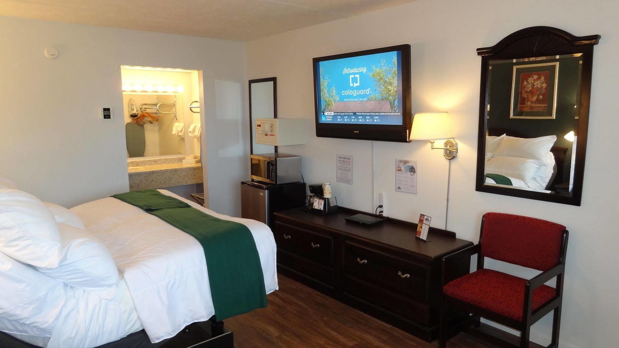 Motel Baymont By Wyndham Petoskey Extérieur photo