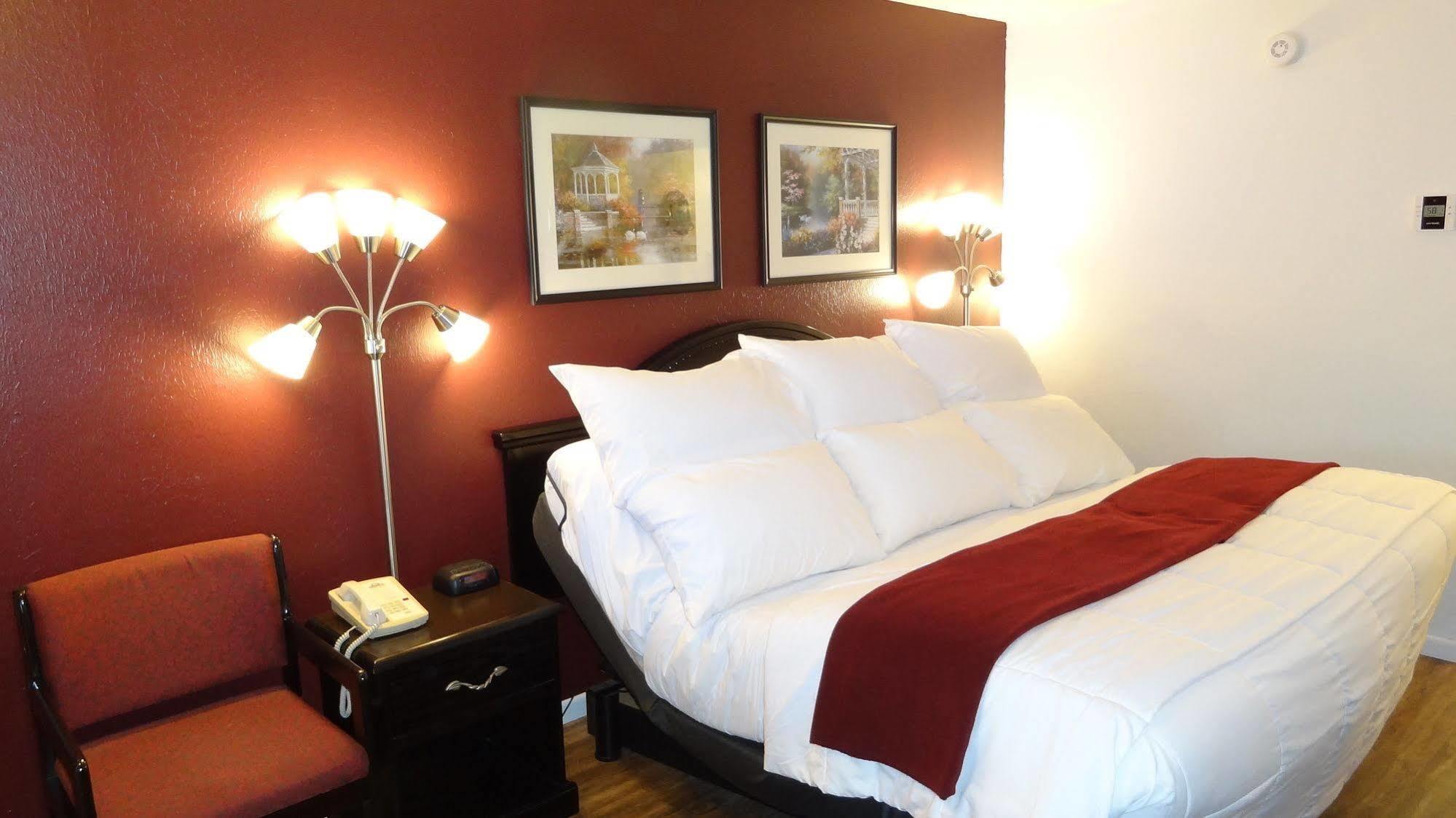Motel Baymont By Wyndham Petoskey Extérieur photo