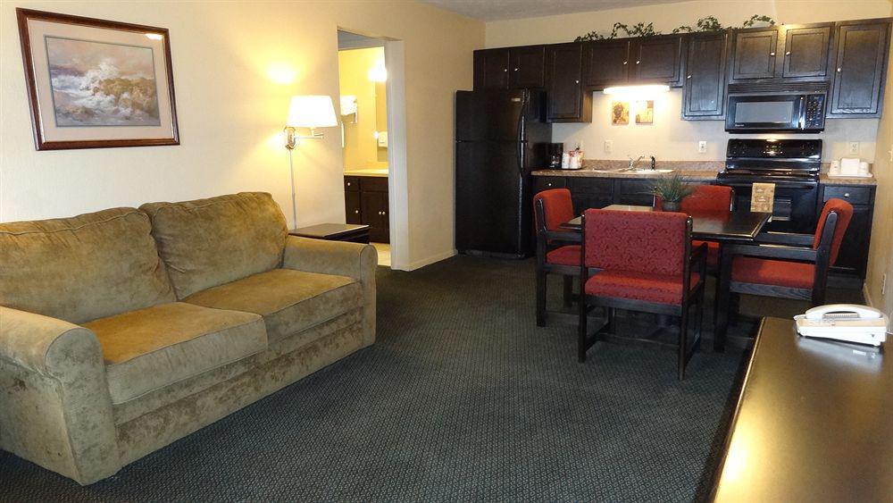 Motel Baymont By Wyndham Petoskey Extérieur photo