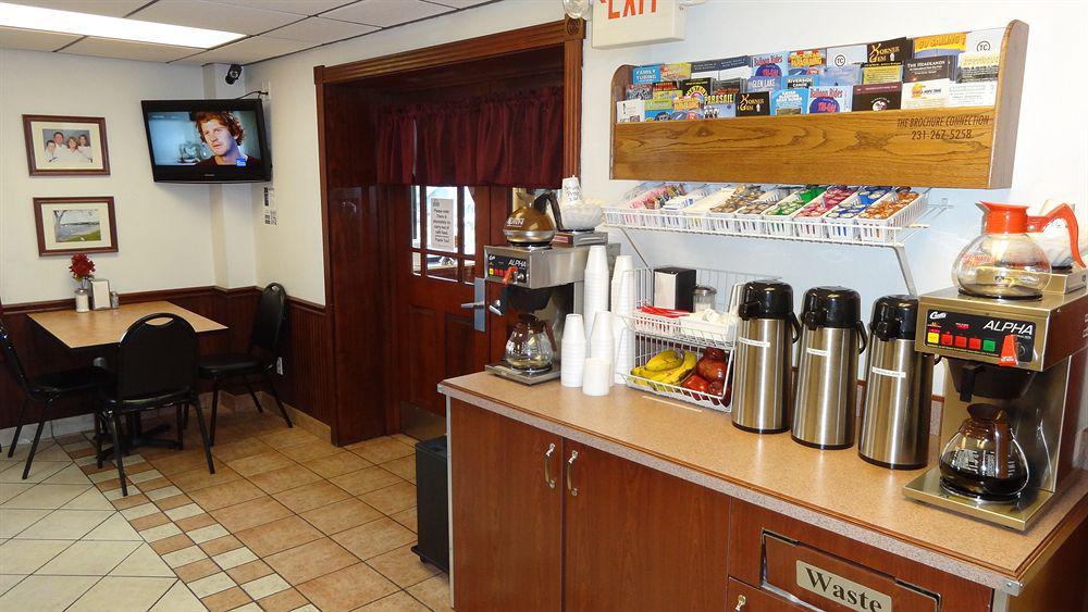 Motel Baymont By Wyndham Petoskey Extérieur photo