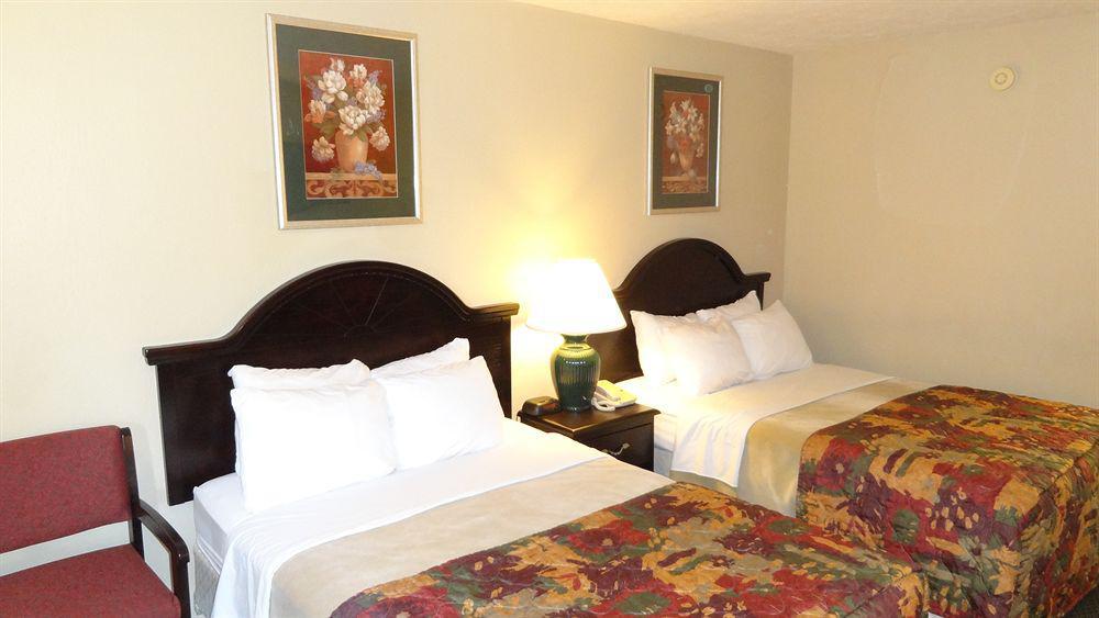 Motel Baymont By Wyndham Petoskey Extérieur photo