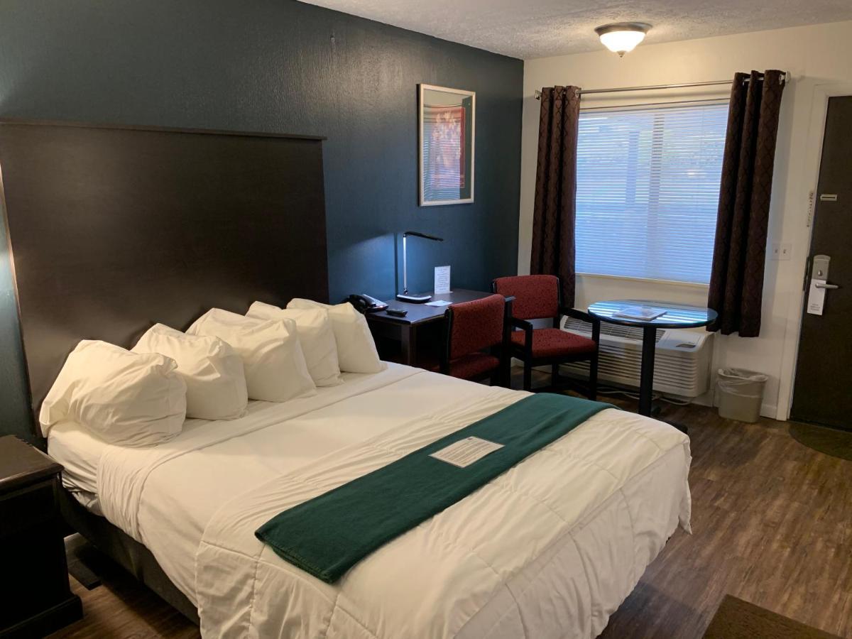 Motel Baymont By Wyndham Petoskey Extérieur photo